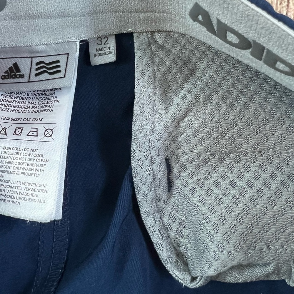 Mens Adidas Ultimate 365 Golf Shorts Blue Flat Front Chino Stretch Size 32 - Picture 6 of 7